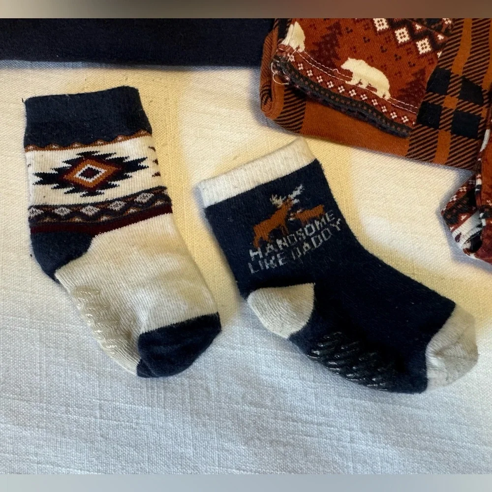 Bundles Baby Place | Fall Long Sleeved Bodysuit & Sock Set | 12-18 months